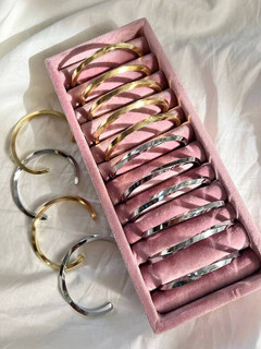 بنگل مردانه طرح پیچ رنگ نقره ای و طلایی