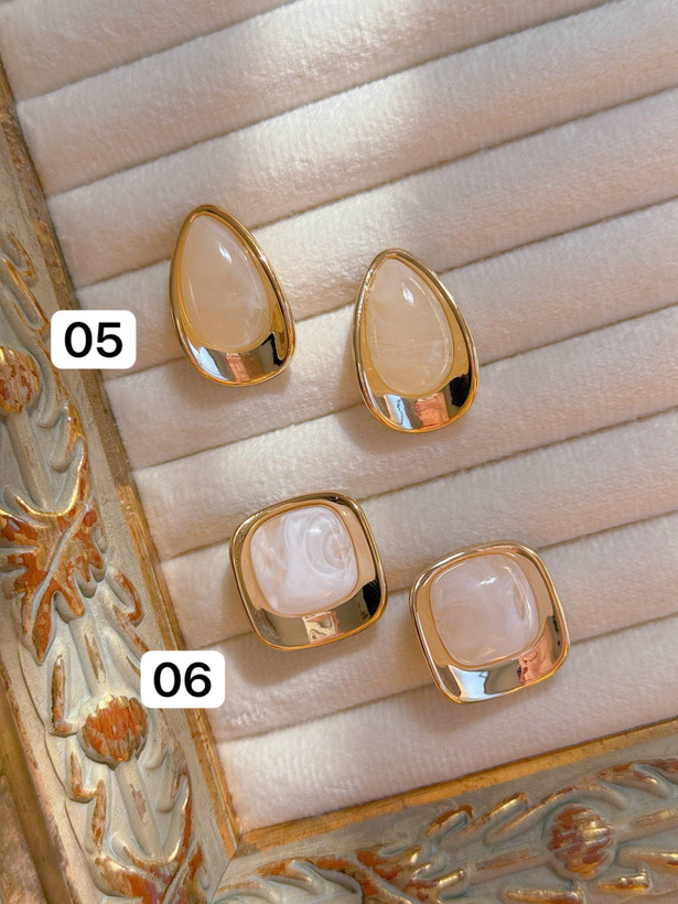 گوشواره سنگی/میخ استیل/وارداتی/کیفیت بالا/ضدحساسیت/كد1557